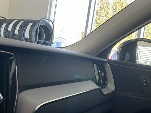 Certified 2025 Volvo XC60 B5 Plus image 18