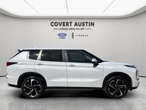 Used 2024 Mitsubishi Outlander SE image 6