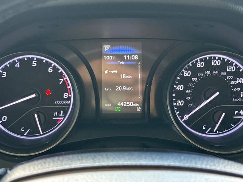 Used 2022 Toyota Camry SE FWD image 24