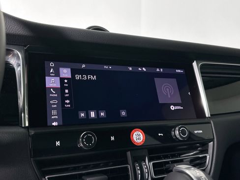 Certified 2025 Porsche Macan image 21