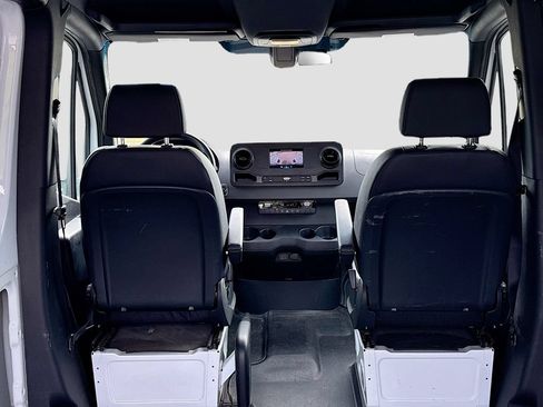 Used 2024 Mercedes-Benz Sprinter 2500 image 14