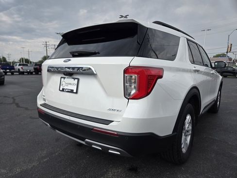 Used 2024 Ford Explorer XLT w/ Equipment Group 202A AWD/4WD image 39