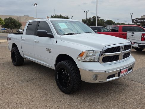 Used 2021 RAM 1500 Classic SLT image 5