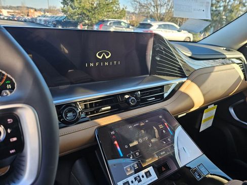 New 2025 INFINITI QX80 Luxe image 30