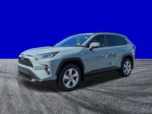 Used 2021 Toyota RAV4 XLE Premium AWD/4WD image 8