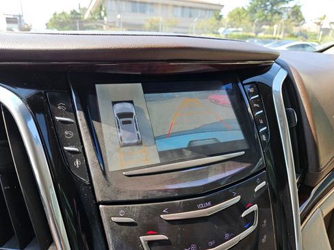 Used 2015 Cadillac Escalade Luxury image 8