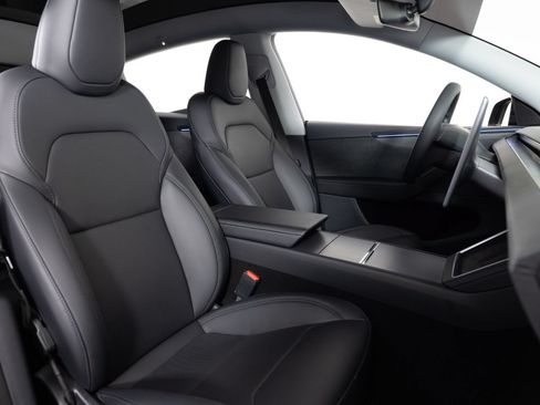 Used 2026 Tesla Model Y AWD image 28