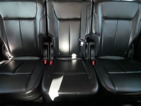 Used 2023 Ford Expedition Max XLT image 13