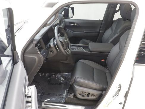 Used 2026 Lexus GX 550 w/ Accessory Package (2T) AWD/4WD image 6