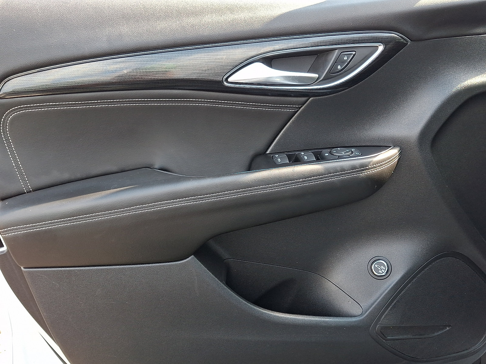 Used 2023 Buick Envision Preferred AWD/4WD image 13