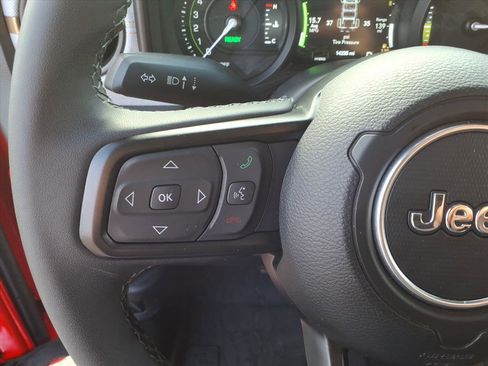 Used 2025 Jeep Wrangler Willys image 30