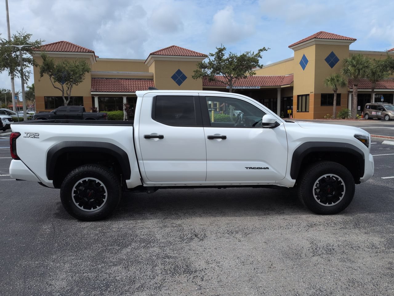 Used 2024 Toyota Tacoma TRD Off-Road AWD/4WD image 3