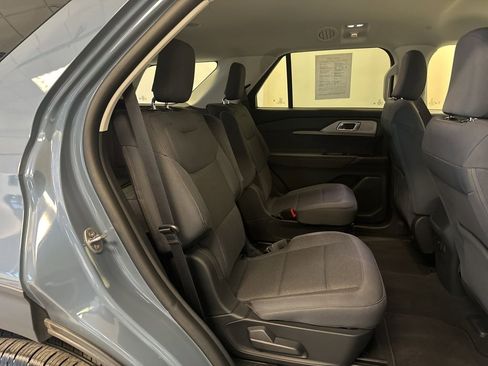 Used 2025 Ford Explorer Active AWD/4WD image 16