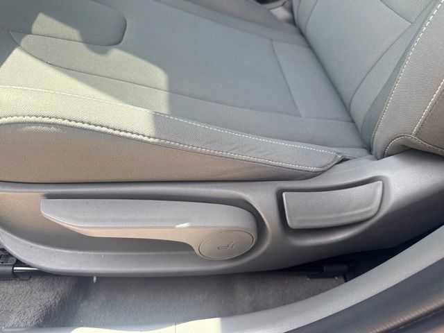 Used 2024 Hyundai Elantra SEL FWD image 13