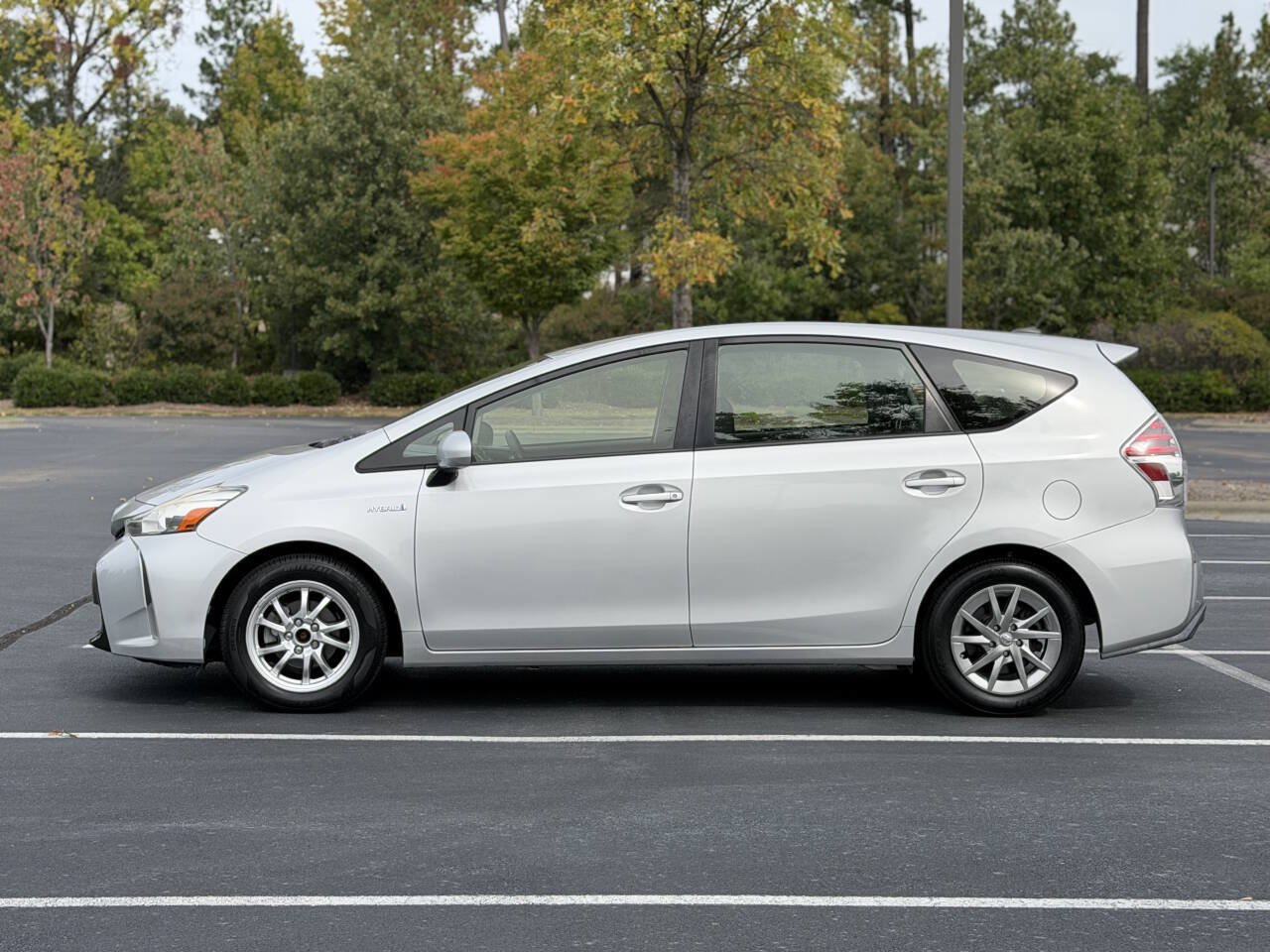 Used 2015 Toyota Prius V Three FWD image 2
