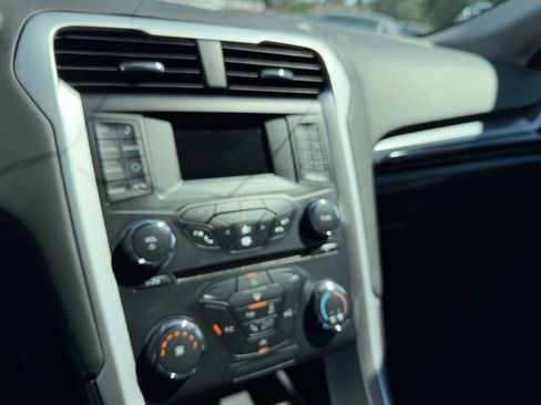 Used 2013 Ford Fusion SE FWD image 20