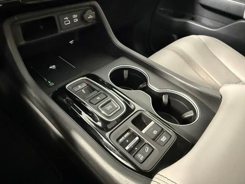 Used 2025 Honda Pilot Touring image 23