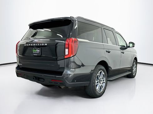 Used 2025 Ford Expedition Active AWD/4WD image 9