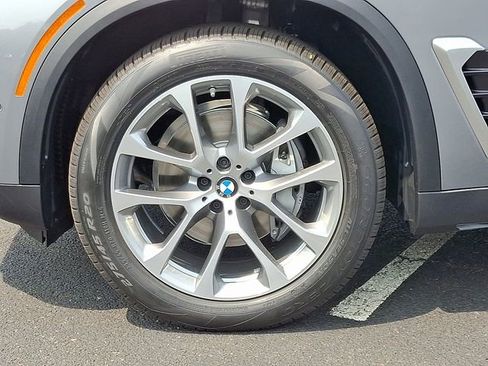 Certified 2026 BMW X5 xDrive40i w/ Parking Assistance Package AWD/4WD image 8