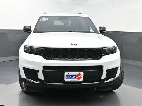 Used 2023 Jeep Grand Cherokee L Altitude image 43