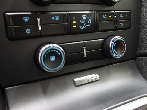 Used 2011 Ford Mustang Shelby GT500 RWD image 40