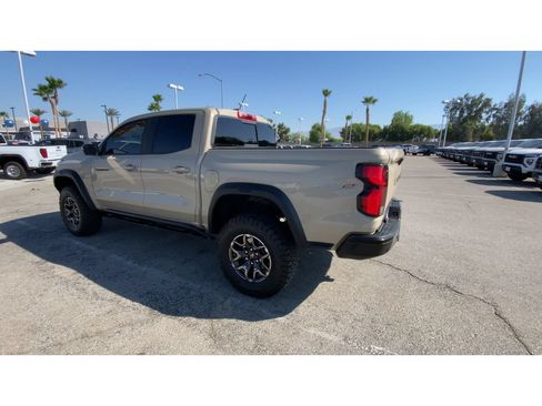 Used 2024 Chevrolet Colorado ZR2 w/ Technology Package AWD/4WD image 6