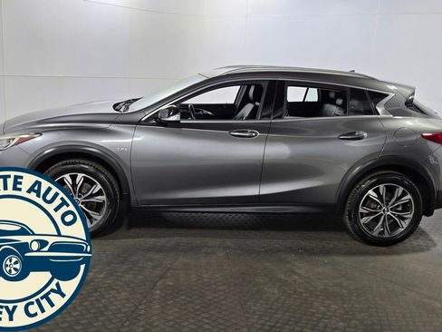 Used 2018 INFINITI QX30 AWD image 4