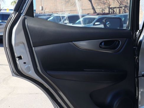 Used 2021 Nissan Rogue Sport S image 29