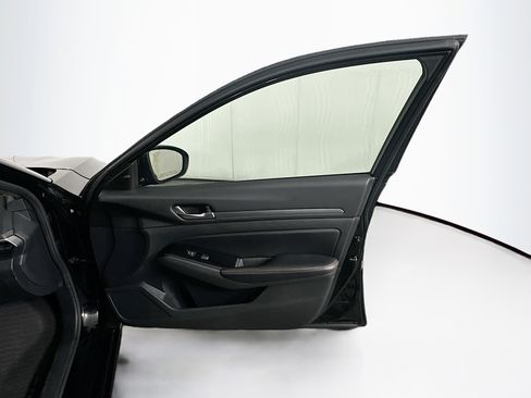 Used 2024 Nissan Altima 2.5 SR image 29