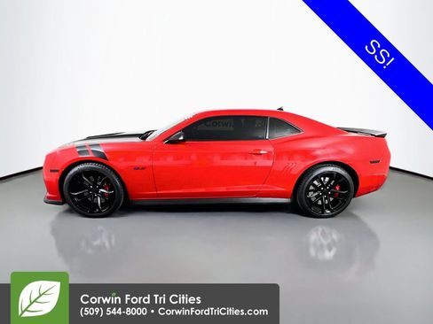Used 2013 Chevrolet Camaro SS w/ SS Performance Package RWD image 6