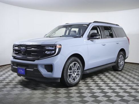 Certified 2025 Ford Expedition Active AWD/4WD image 2