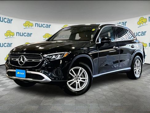 Used 2023 Mercedes-Benz GLC 300 4MATIC image 3