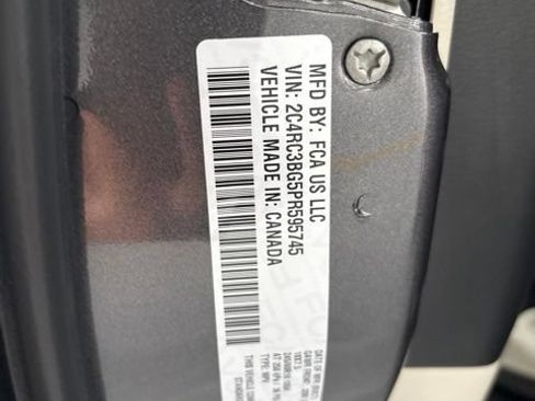 Used 2023 Chrysler Pacifica Touring-L w/ Uconnect Theater Family Group AWD/4WD image 51