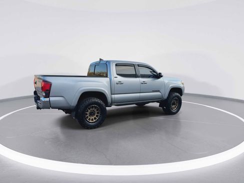Certified 2019 Toyota Tacoma SR5 image 8