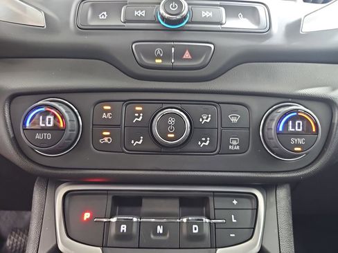 Used 2023 GMC Terrain SLE w/ Driver Convenience Package AWD/4WD image 28