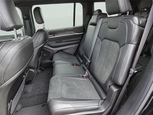 New 2026 Jeep Grand Cherokee L 2WD image 24