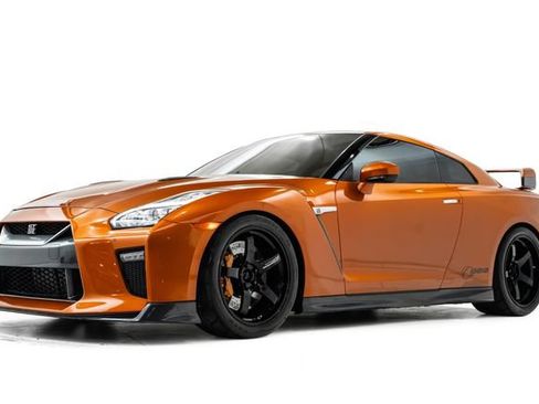 Used 2017 Nissan GT-R Premium w/ Premium Interior Package AWD/4WD image 8