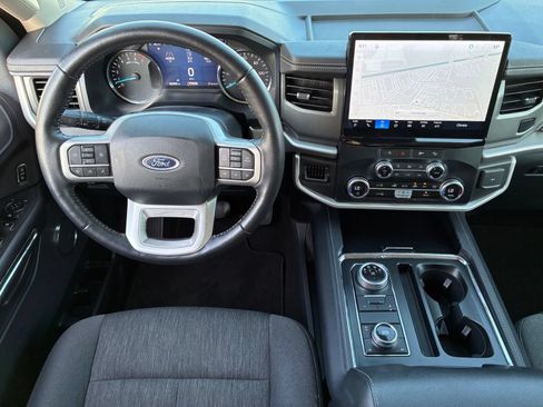 Used 2024 Ford Expedition XLT AWD/4WD image 19
