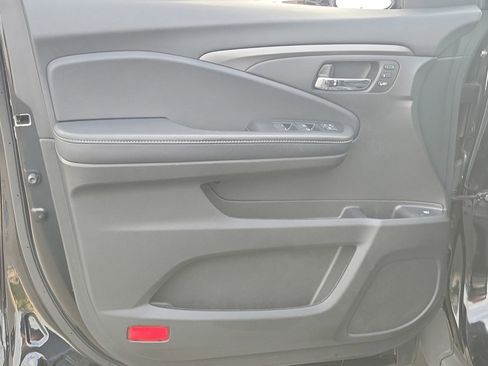 Used 2023 Honda Ridgeline RTL image 13