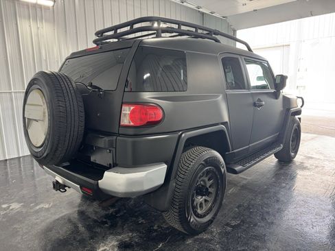 Used 2011 Toyota FJ Cruiser 4WD image 7
