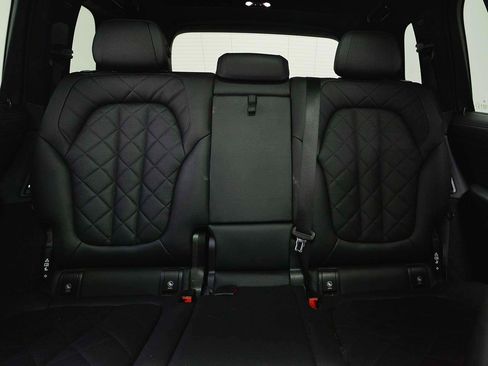 Used 2023 BMW X7 xDrive40i w/ M Sport Package image 9