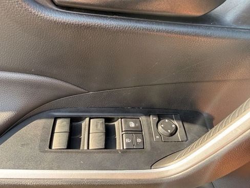 Used 2025 Toyota RAV4 LE AWD/4WD image 8