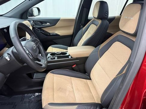 Used 2025 Chevrolet Equinox ACTIV w/ Safety and Technology Package AWD/4WD image 5