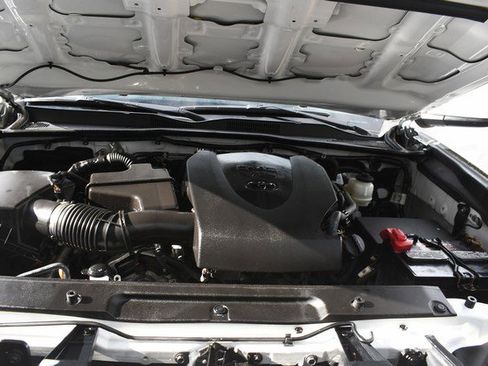 Certified 2022 Toyota Tacoma SR5 image 29