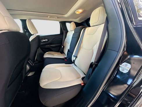 Used 2016 Jeep Cherokee 75th Anniversary image 16