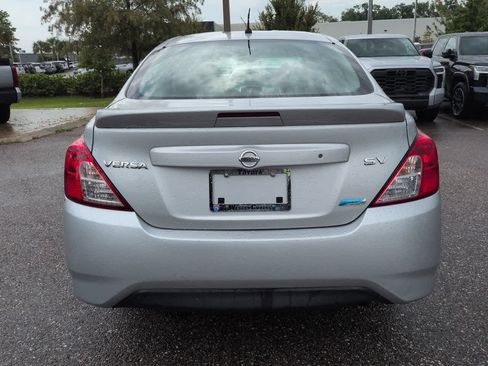 Used 2016 Nissan Versa SV FWD image 5