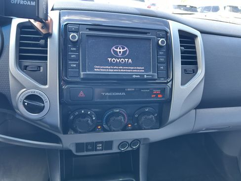 Used 2015 Toyota Tacoma 4x4 Double Cab w/ TRD Off-Road Package image 15