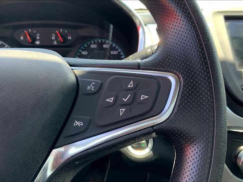 Used 2019 Chevrolet Equinox LS image 24