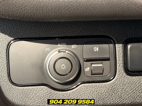 Used 2019 Mercedes-Benz Sprinter 2500 image 14