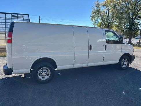 Used 2019 Chevrolet Express 2500 Extended image 11